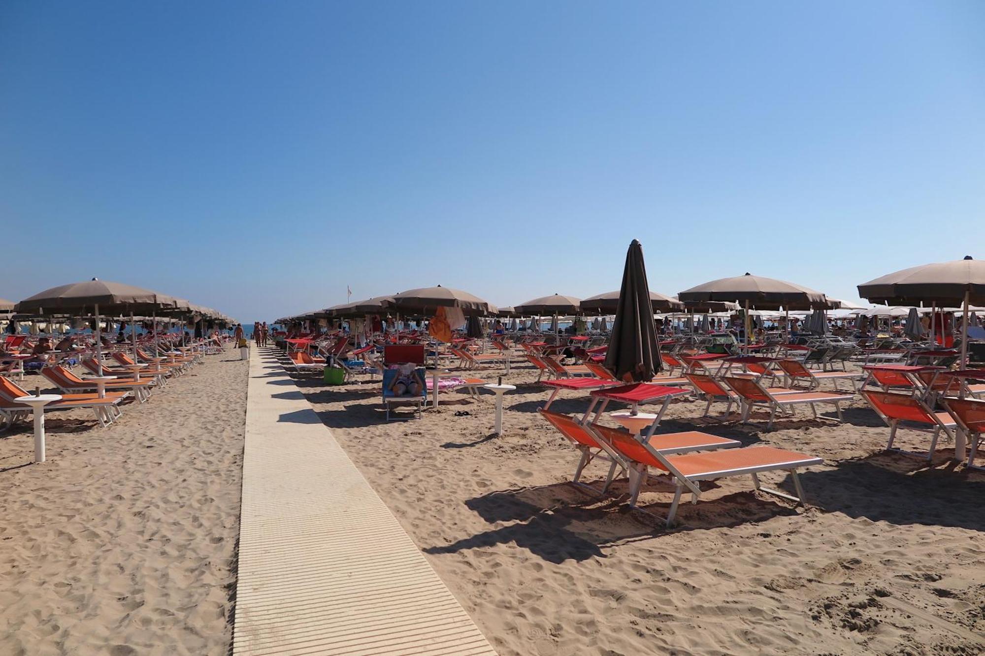 Hotel Commodore Червія Екстер'єр фото